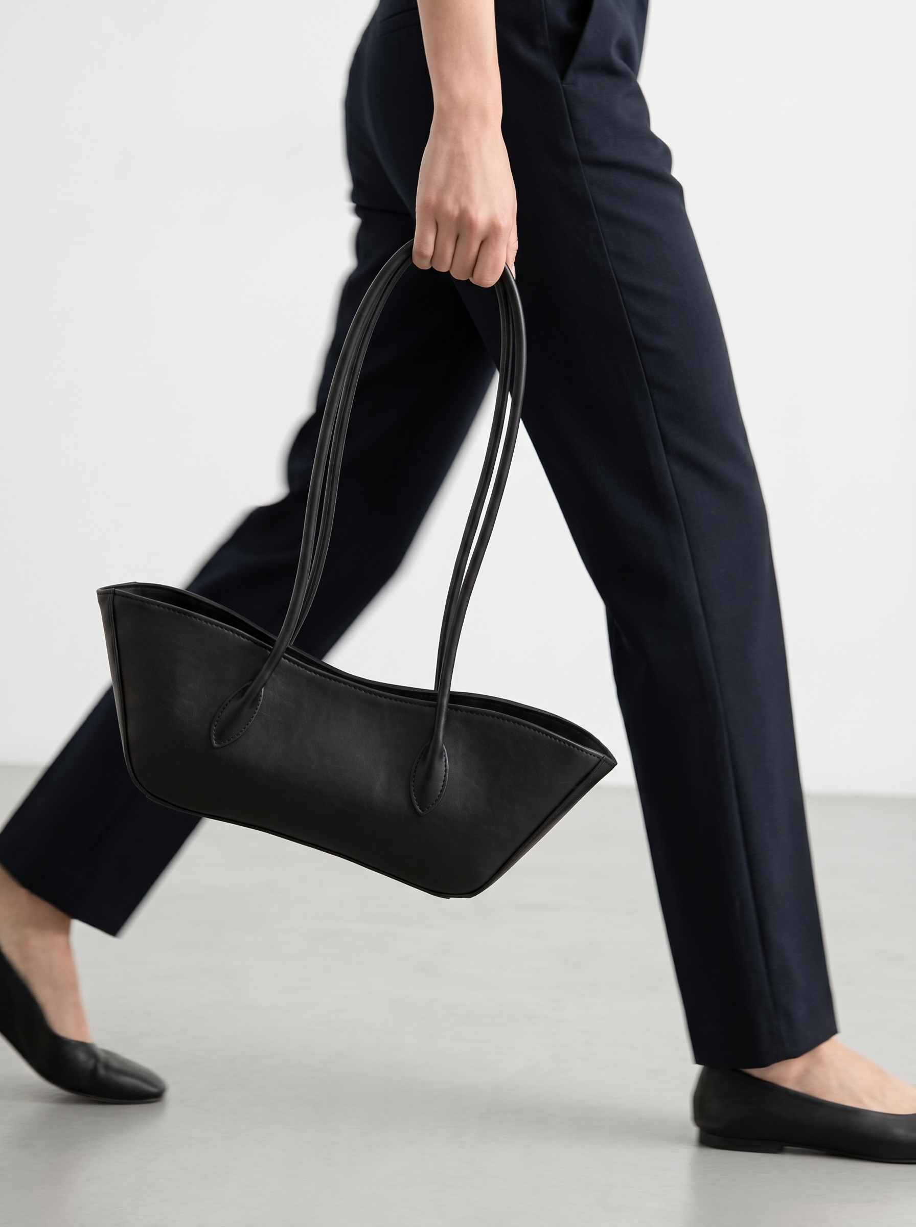 Black Boat Shoulder Bag