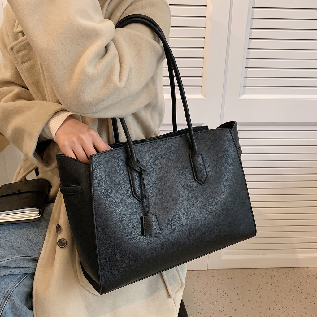 Black Vioné Tote Shoulder Bag